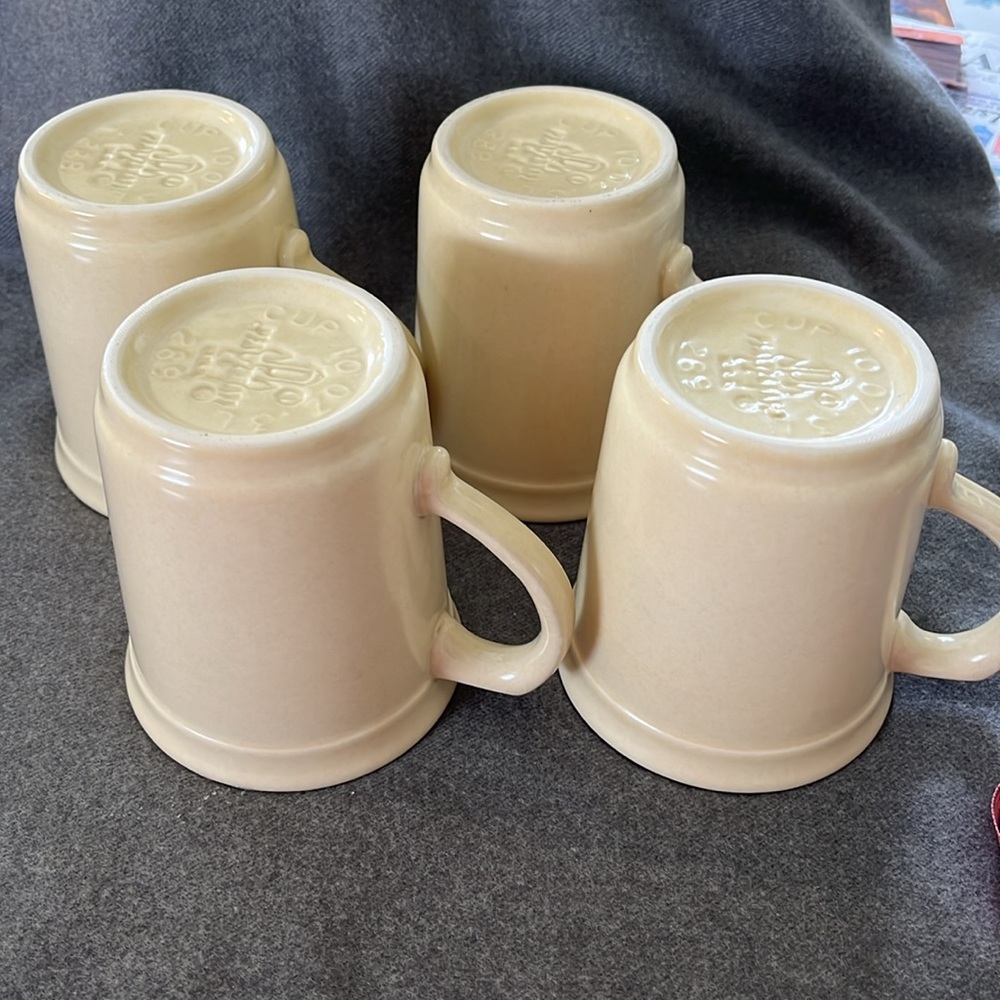 Pfaltzgraff set of 4 Mugs-10oz - Picture 6 of 7